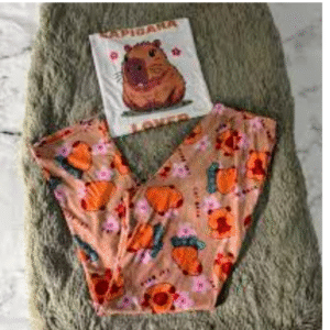 PIJAMA CAPIBARA REMERA M CORTAS.